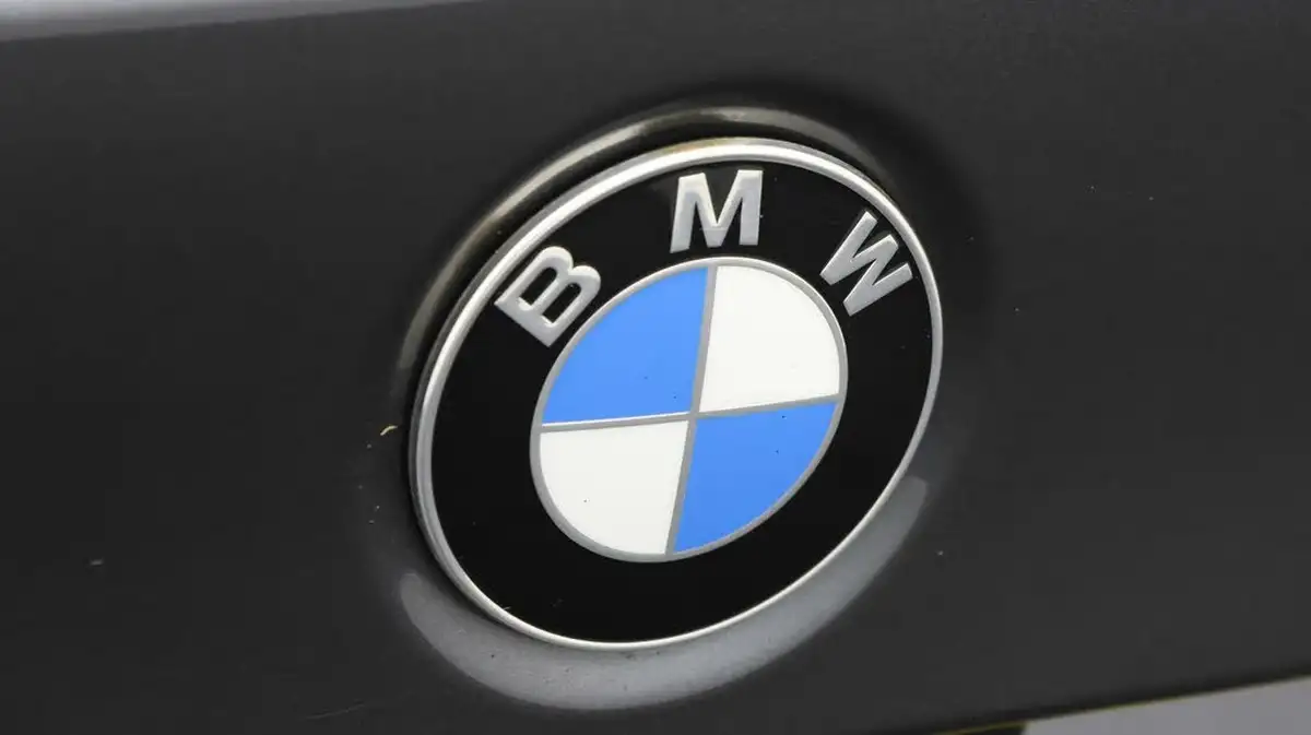 2021-bmw-3-series-20-330e-xdrive-m-sport-saloon-4d-big-20