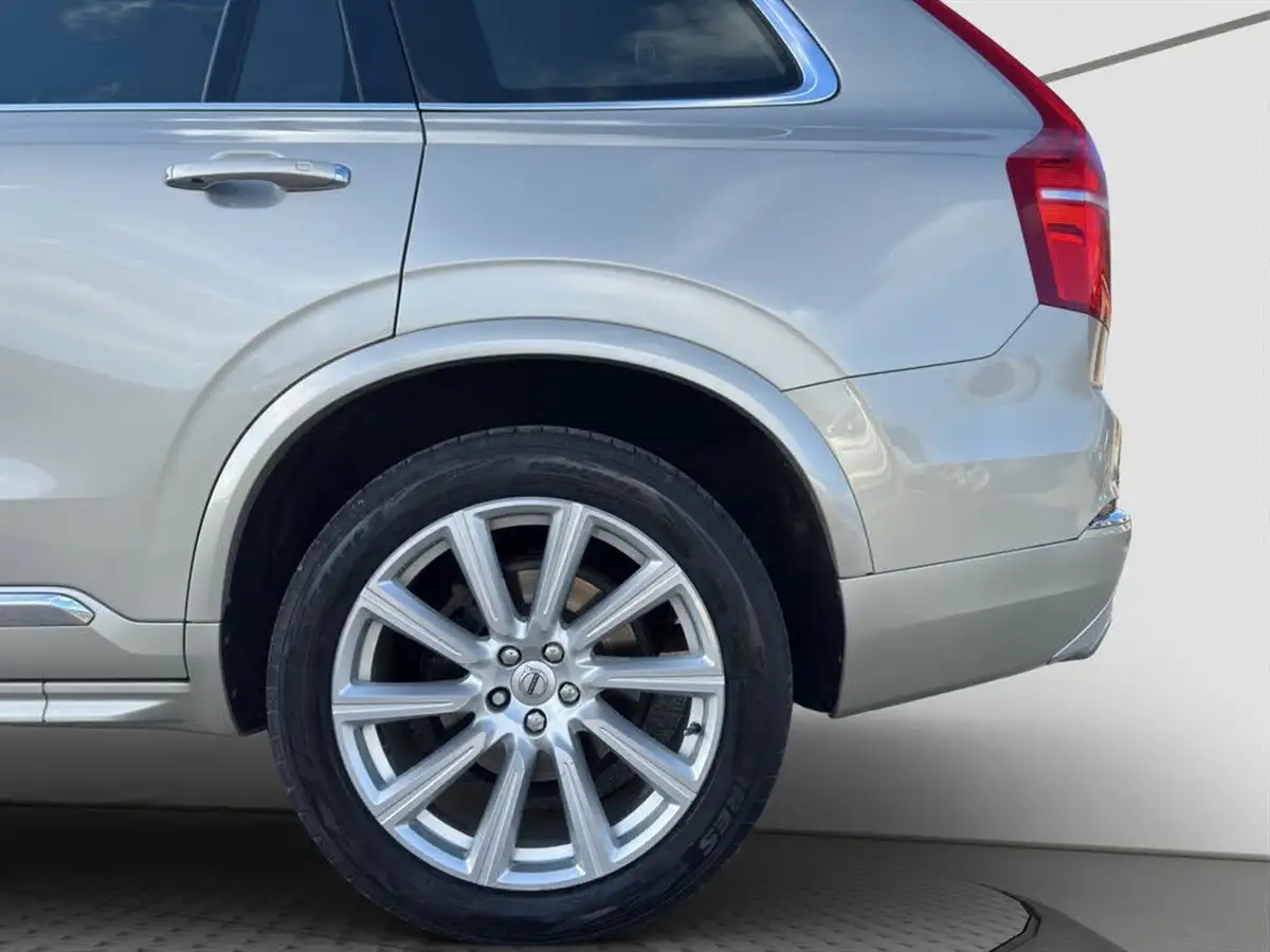2015-volvo-xc90-20td-inscription-big-17