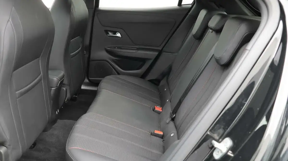 2022-vauxhall-mokka-e-sri-premium-big-16