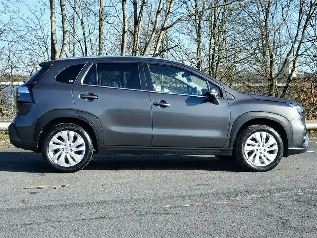 2022-suzuki-s-cross-14-boosterjet-motion-big-2
