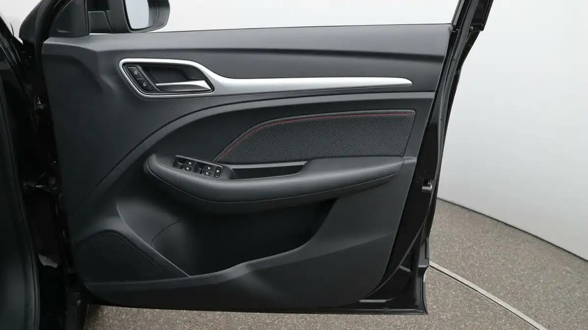 2022-mg-zs-suv-15-vti-tech-exclusive-big-15