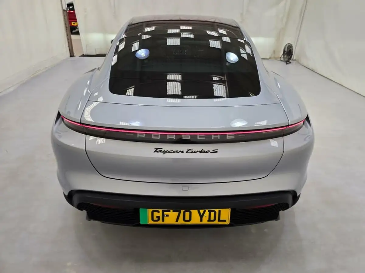 2020-porsche-taycan-e-turbo-s-big-26