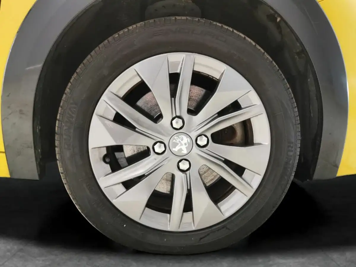 2020-peugeot-208-e-allure-big-18