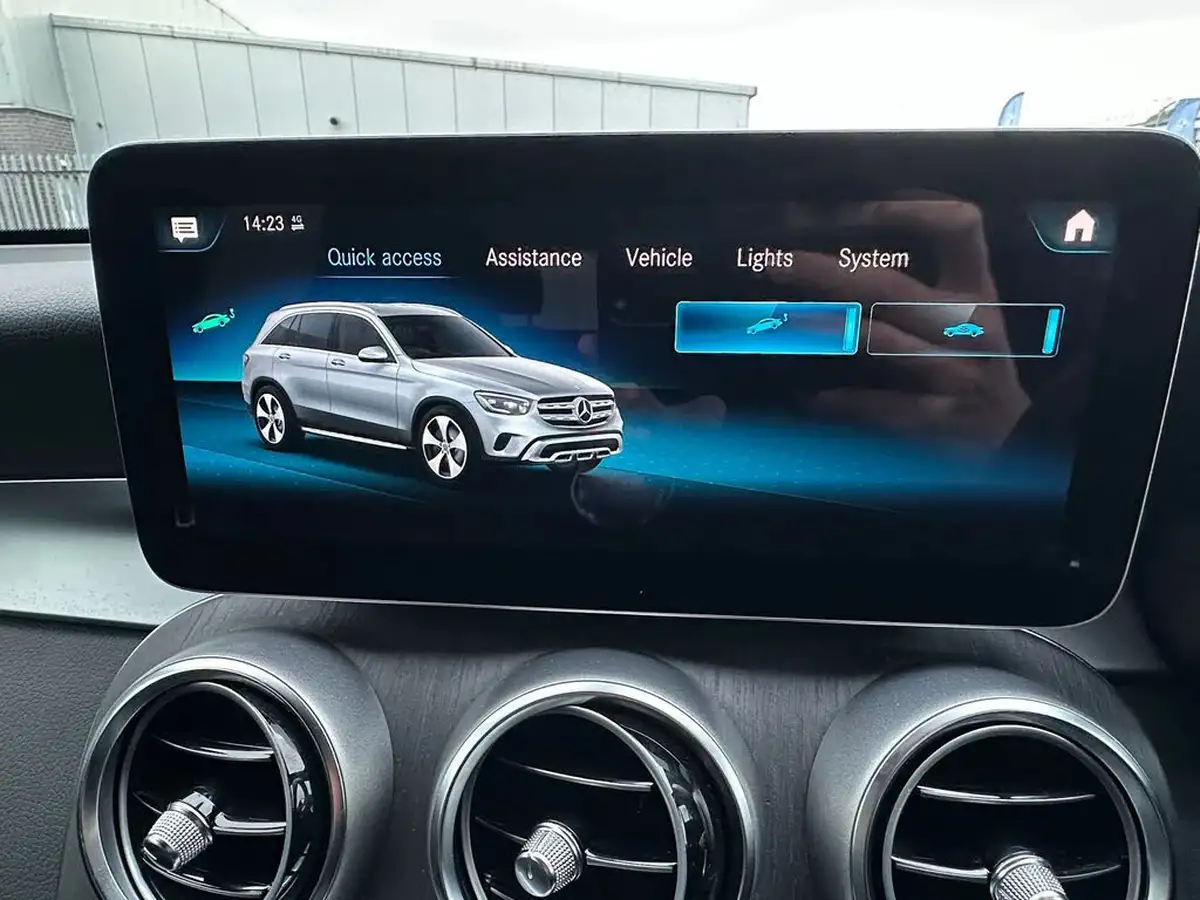 2019-mercedes-benz-glc-class-20d-glc220d-amg-line-station-wagon-5d-4matic-plus-big-27
