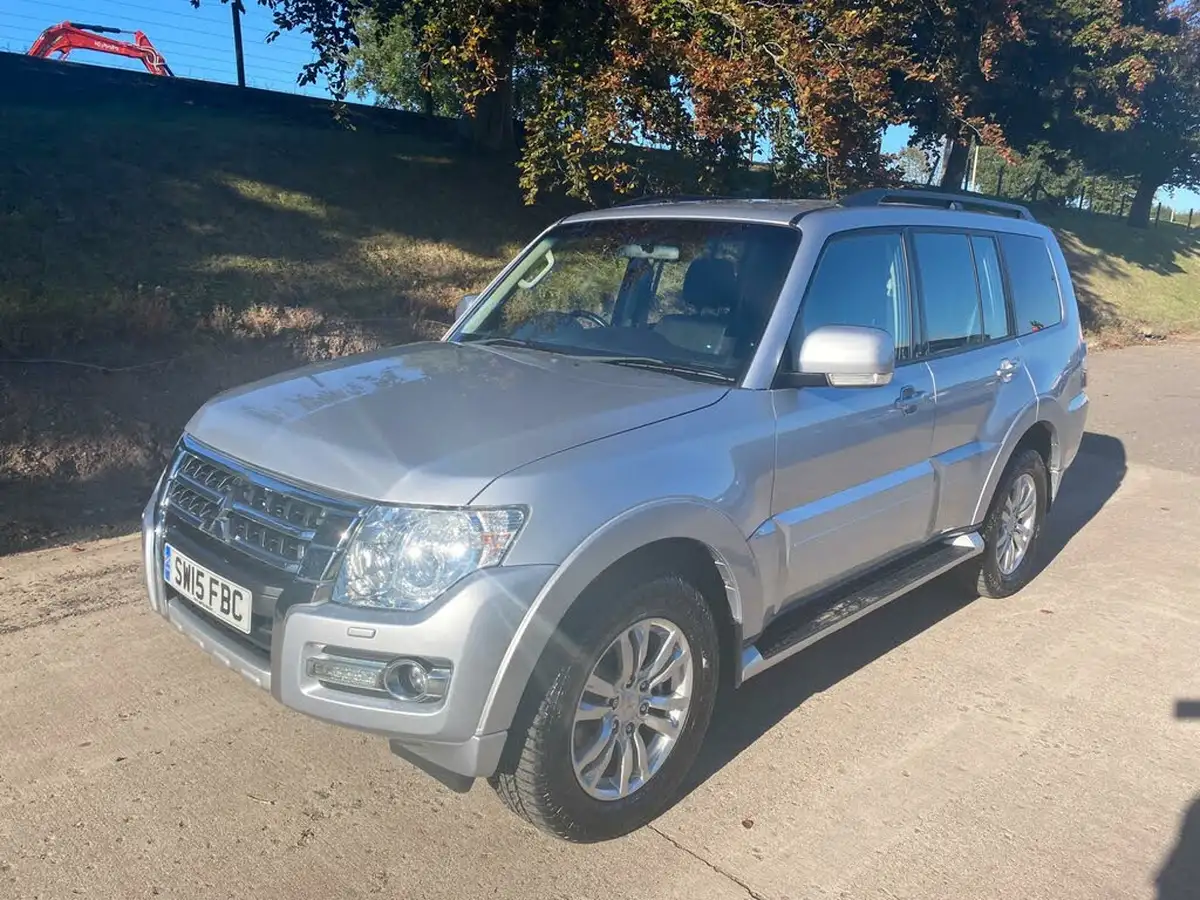 2015-mitsubishi-shogun-32td-sg2-197bhp-4x4-station-wagon-5d-big-9