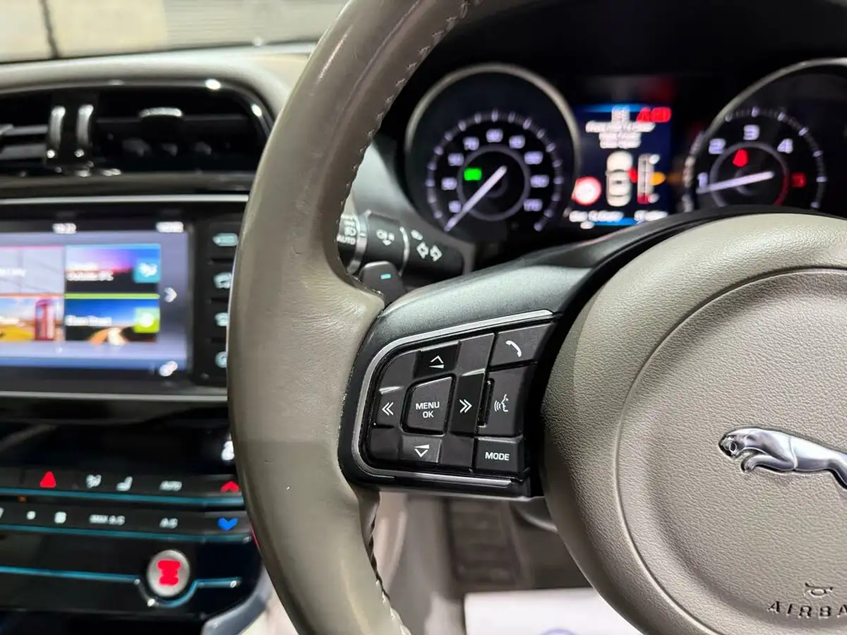 2016-jaguar-xe-20d-prestige-180ps-auto-big-29
