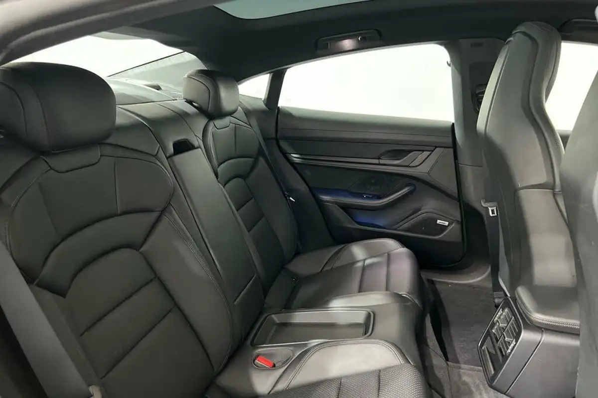 2020-porsche-taycan-e-4s-571ps-performance-battery-plus-big-21