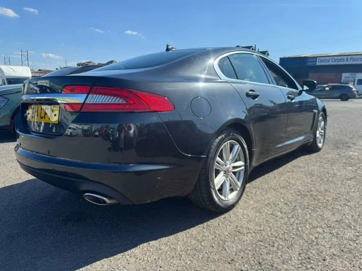 2014-jaguar-xf-22td-premium-luxury-163ps-saloon-4d-big-1