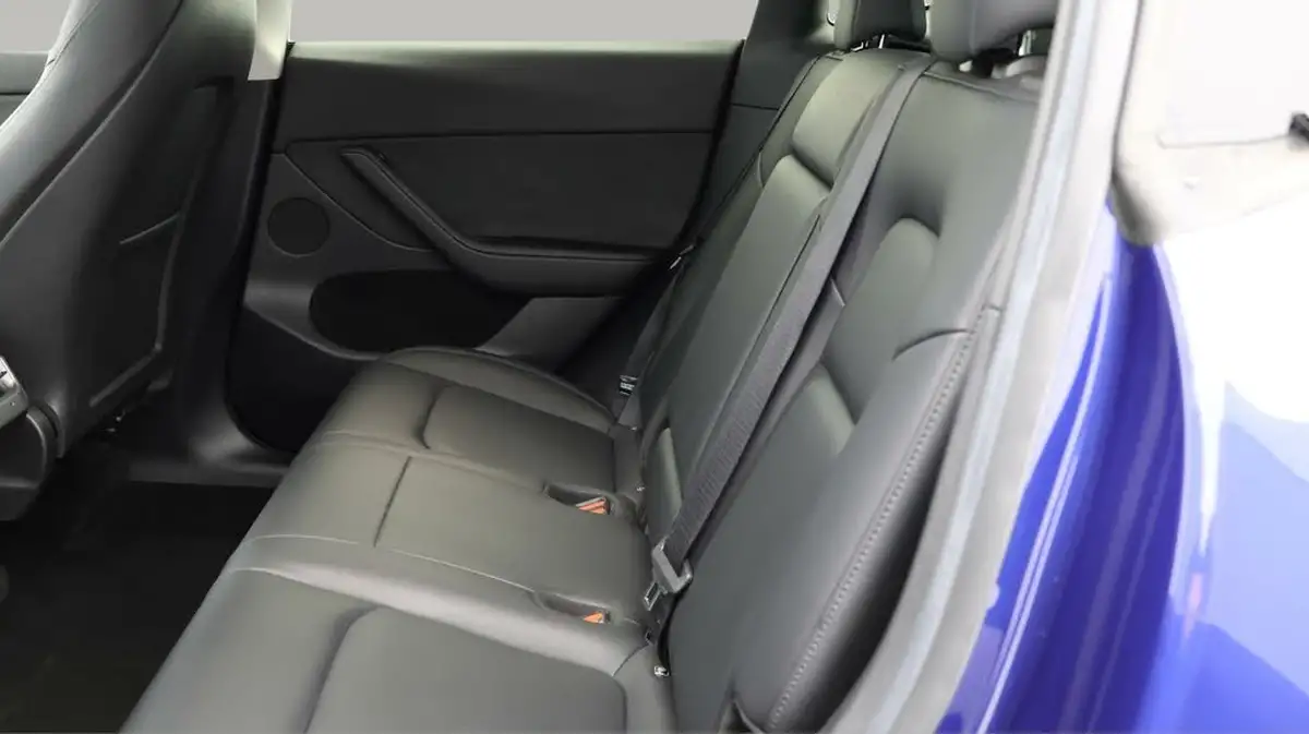 2023-tesla-model-y-e-long-range-big-15
