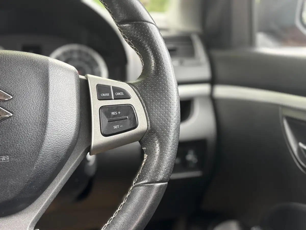 2016-suzuki-swift-12-sz-l-5d-big-20
