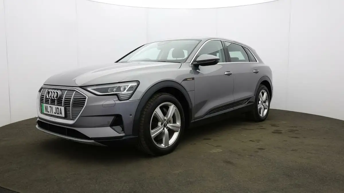 2021-audi-e-tron-50e-technik-station-wagon-big-40