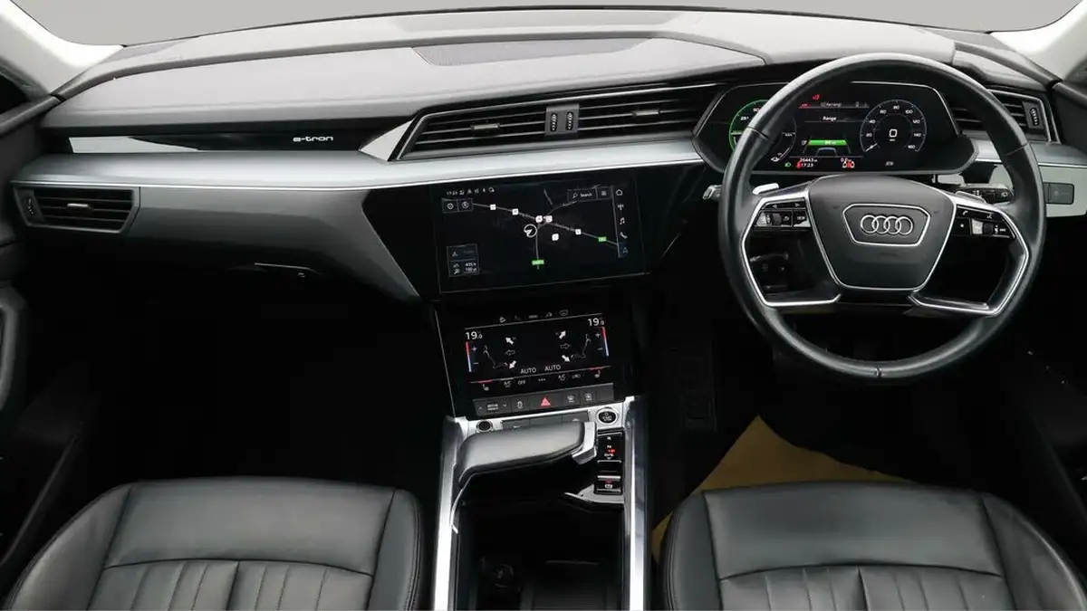 2021-audi-e-tron-50e-technik-station-wagon-big-12