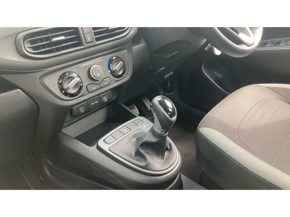 2024-hyundai-i10-10-advance-67ps-auto-big-12