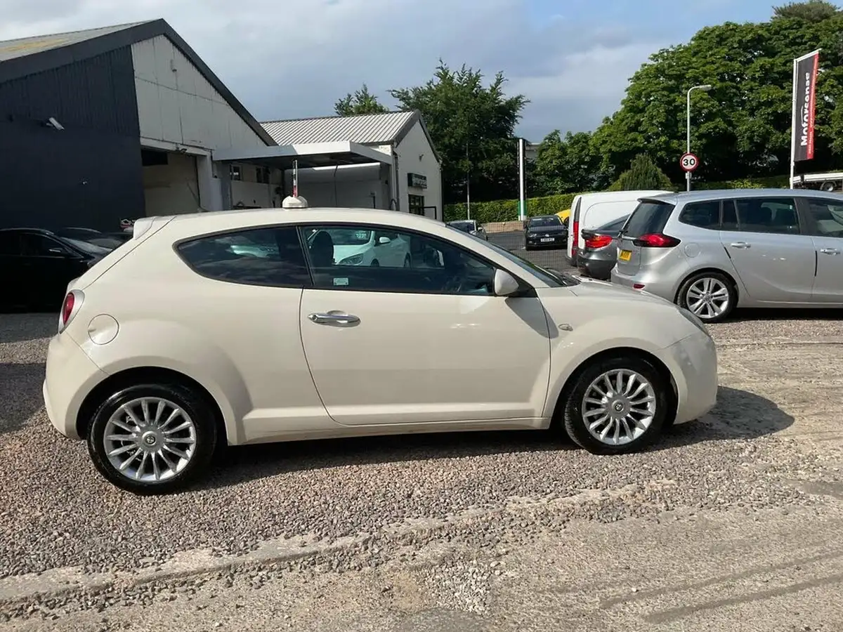 2014-alfa-romeo-mito-13jtdm-2-sprint-big-47