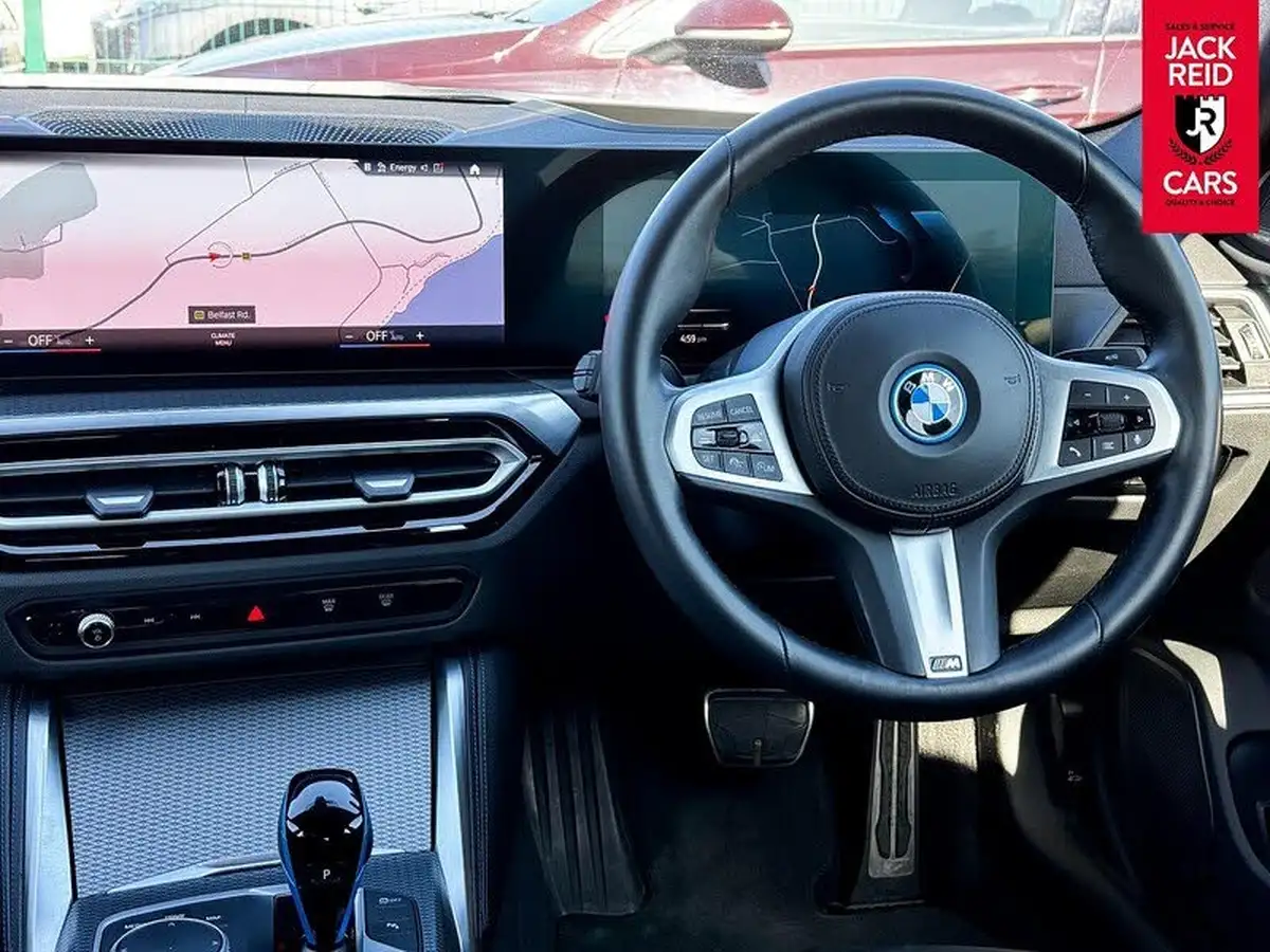 2022-bmw-i4-e-edrive40-m-sport-big-35