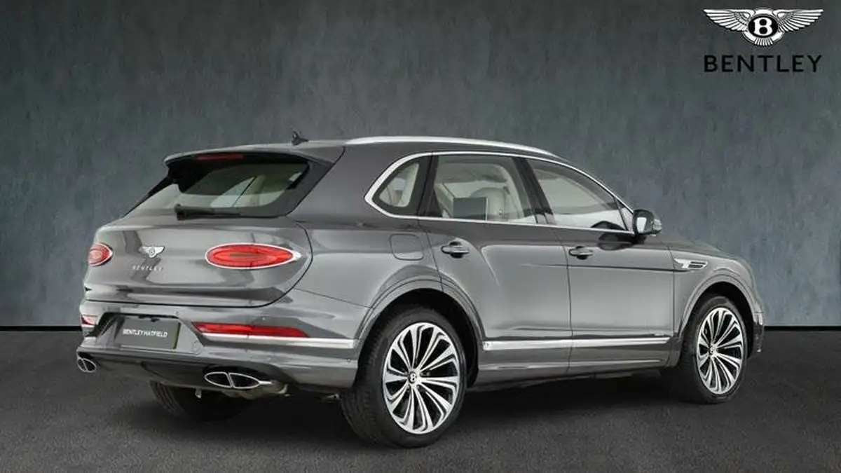 2023-bentley-bentayga-40-v8-big-16