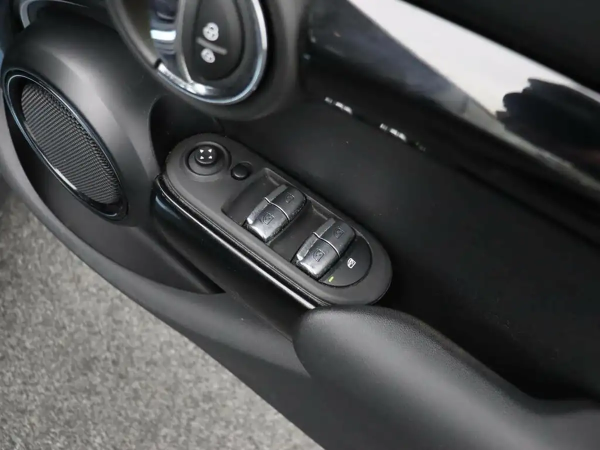 2022-mini-cooper-20-cooper-s-classic-hatchback-5d-big-22