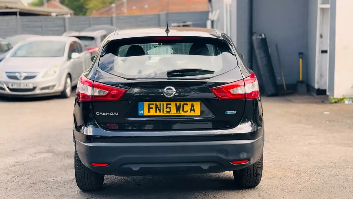 2015-nissan-qashqai-big-5