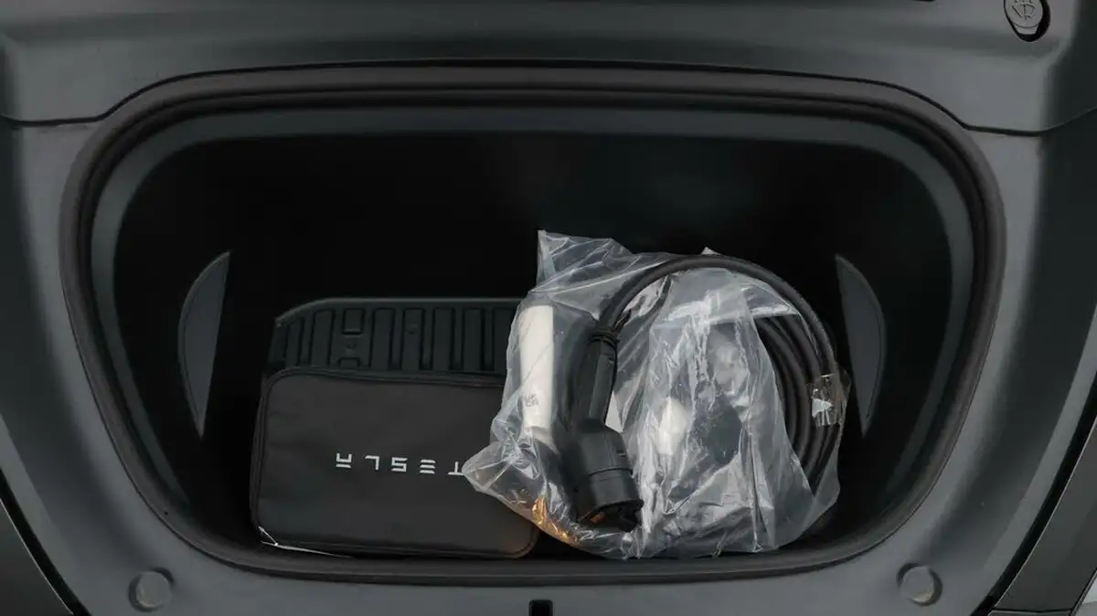 2023-tesla-model-y-e-rwd-big-19