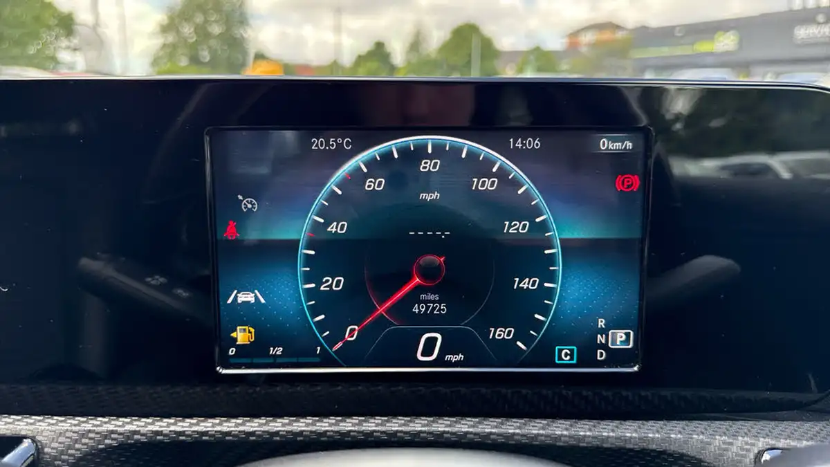 2018-mercedes-benz-a-class-15d-a180d-se-116ps-ss-7g-dct-big-12