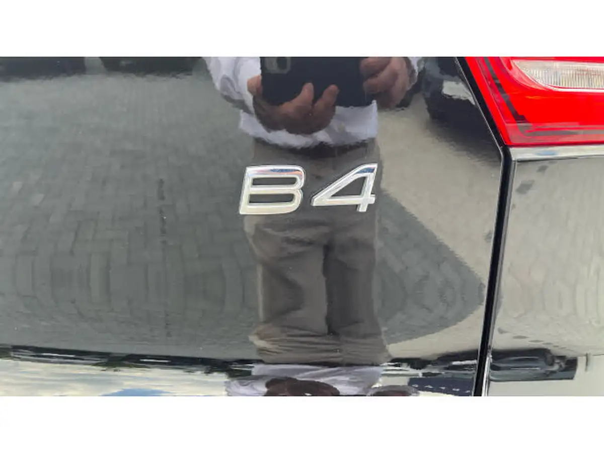 2020-volvo-xc40-20-b4-r-design-pro-big-37