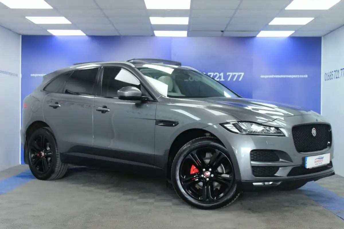 2016-jaguar-f-pace-20-i4d-portfolio-awd-auto-big-1