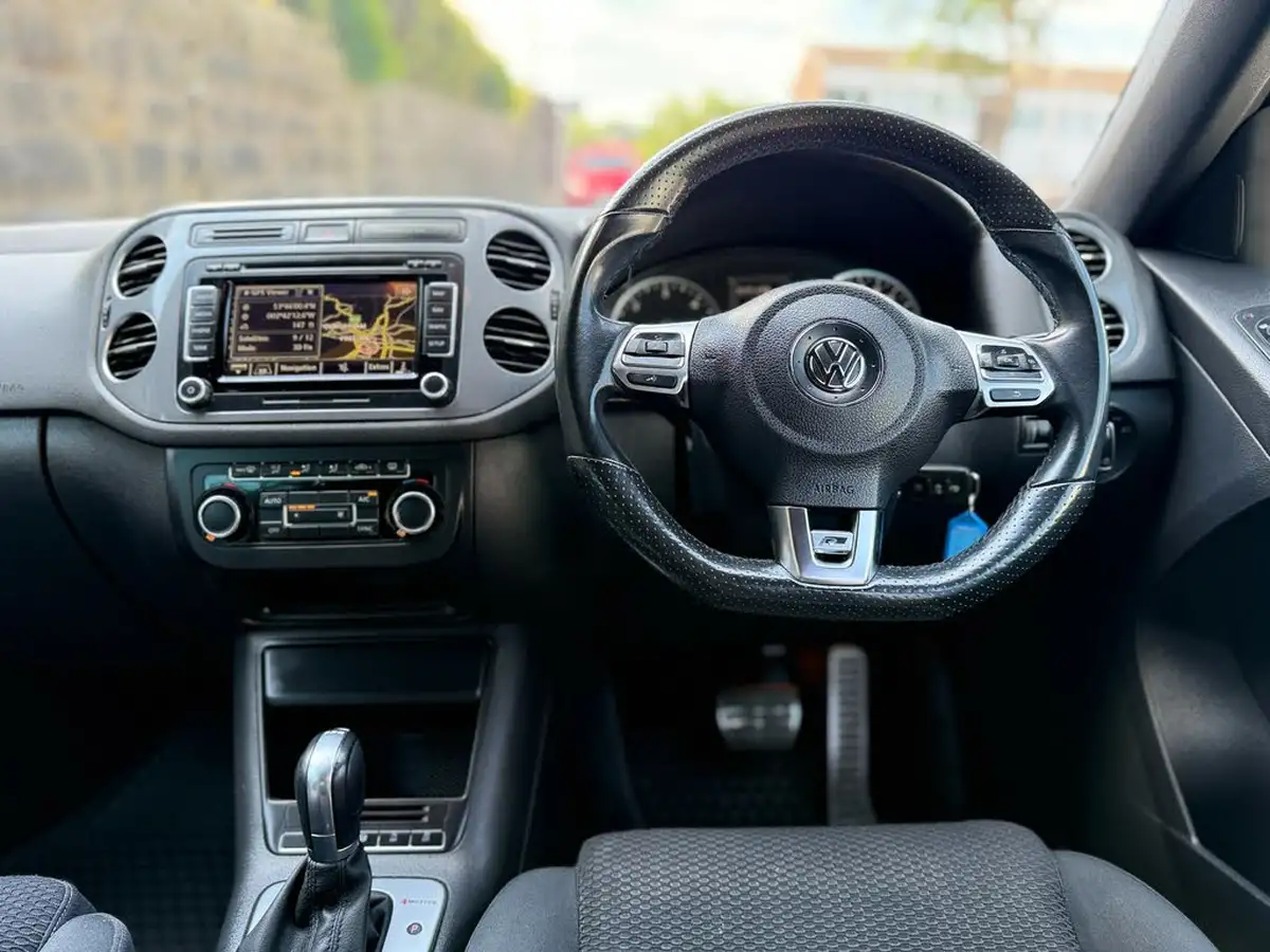 2015-volkswagen-tiguan-20tdi-r-line-140ps-4motion-r-line-bmt-ss-dsg-big-10