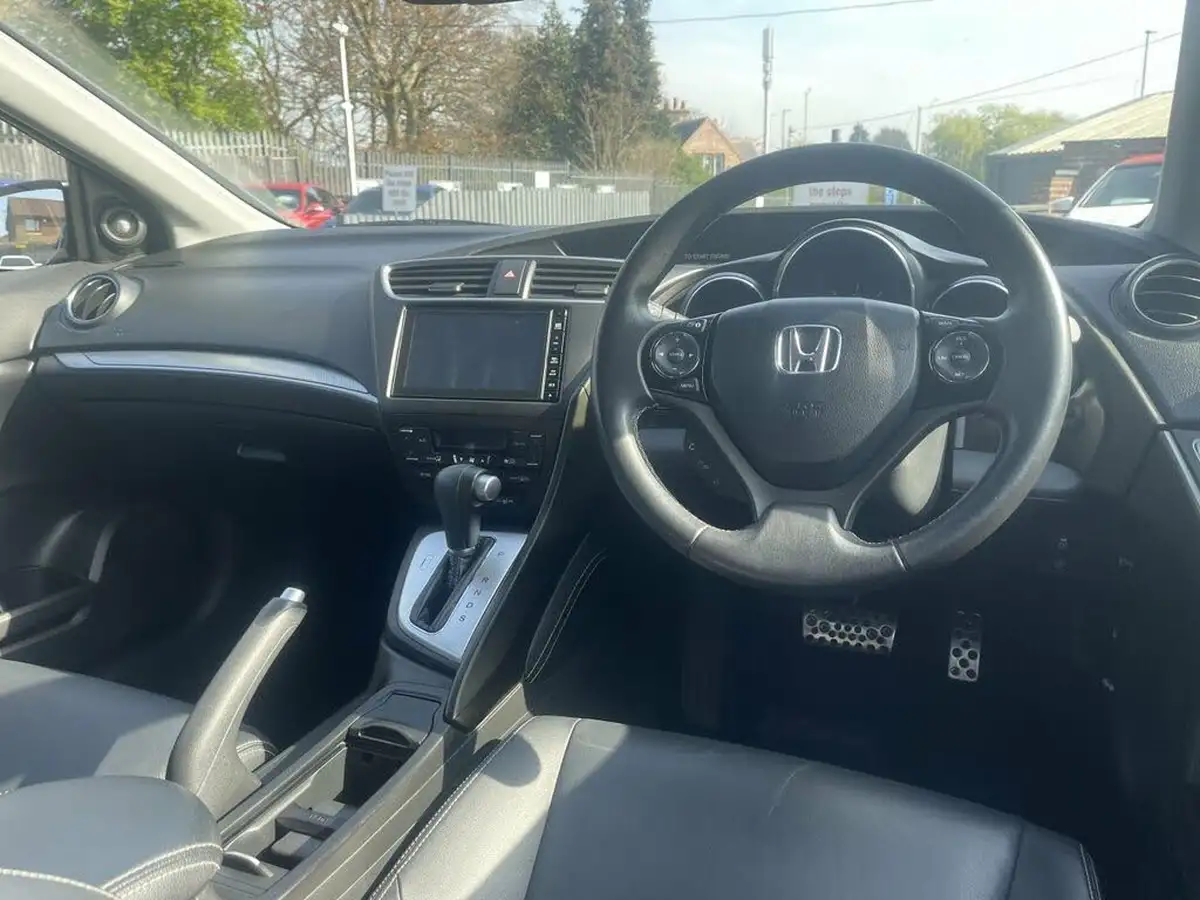 2016-honda-civic-18-ex-plus-honda-connect-with-navi-tourer-auto-big-17