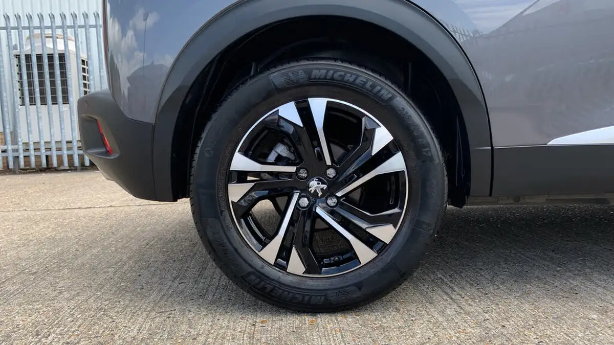 2021-peugeot-2008-suv-12-puretech-allure-130bhp-eat8-big-15