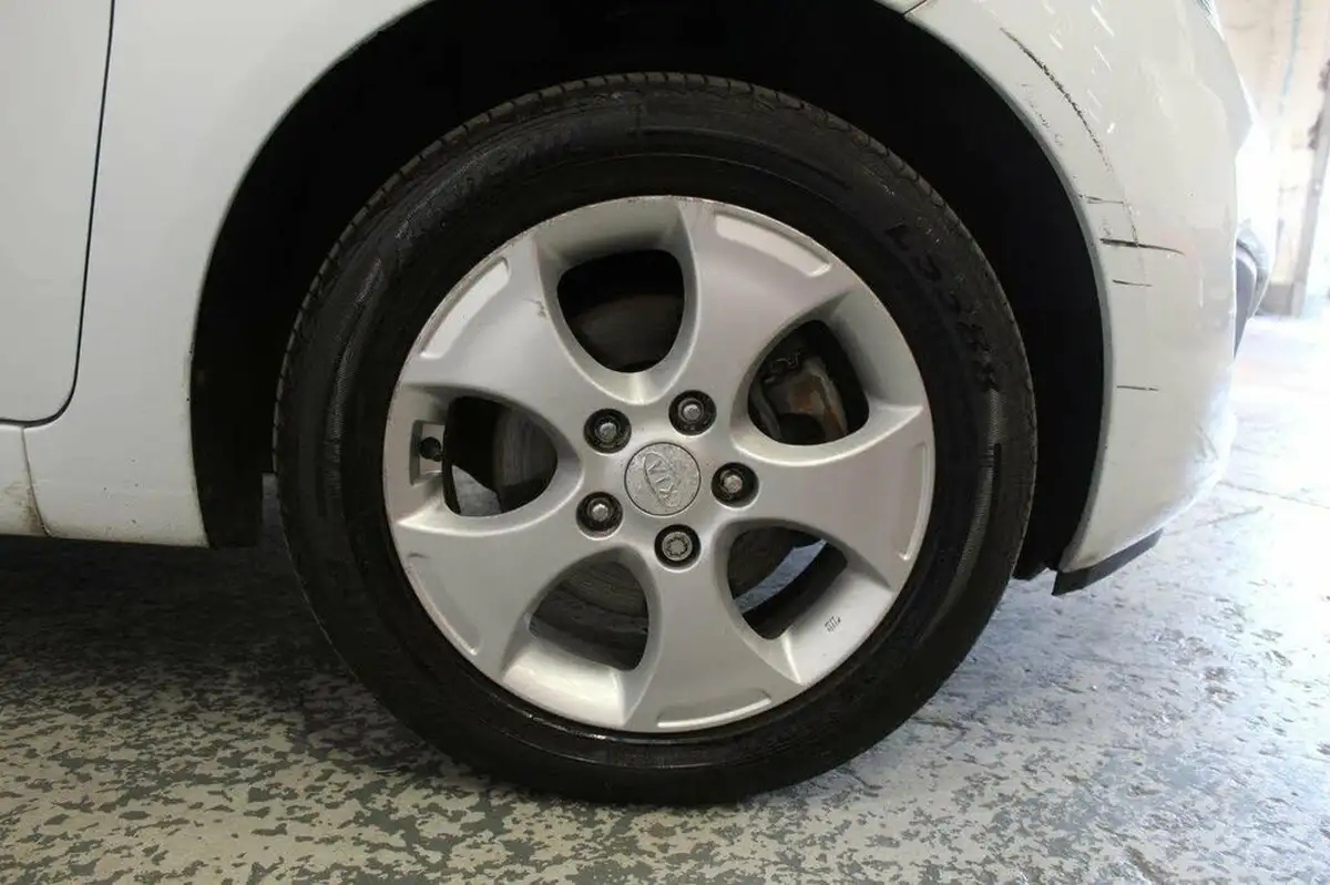 2011-kia-venga-16-3-auto-big-47