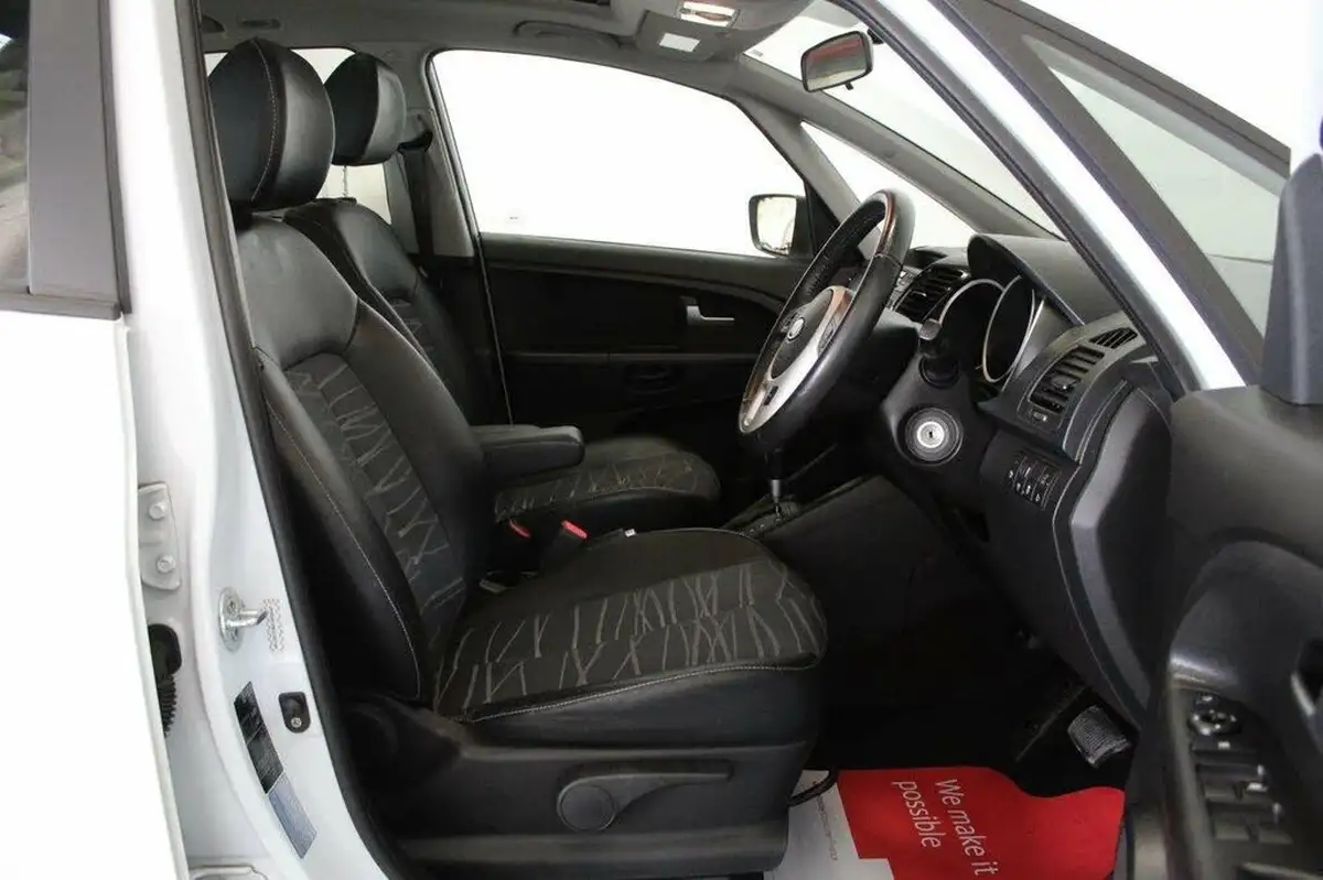 2011-kia-venga-16-3-auto-big-23