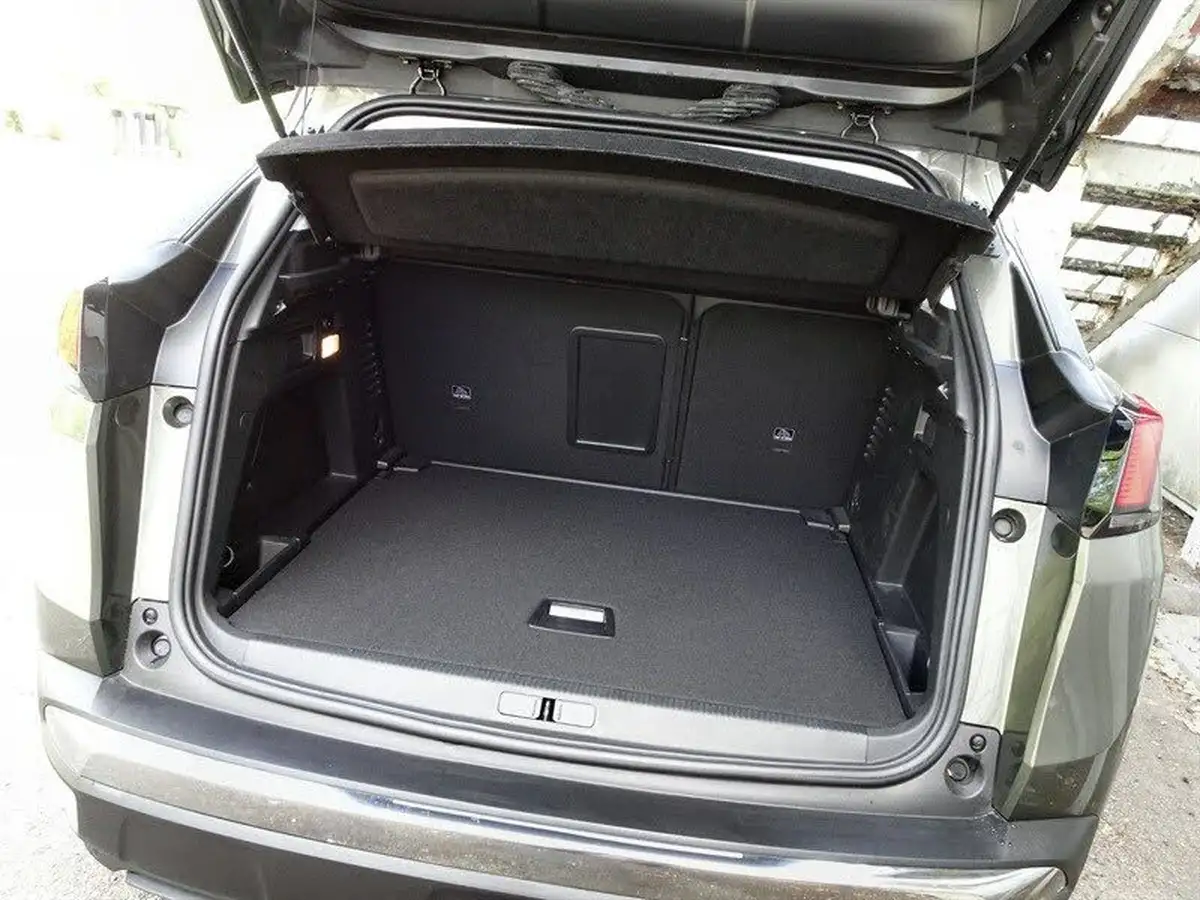 2020-peugeot-3008-suv-12-puretech-allure-big-16