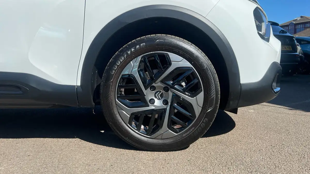 2022-citroen-c4-12-puretech-sense-plus-eat8-big-14