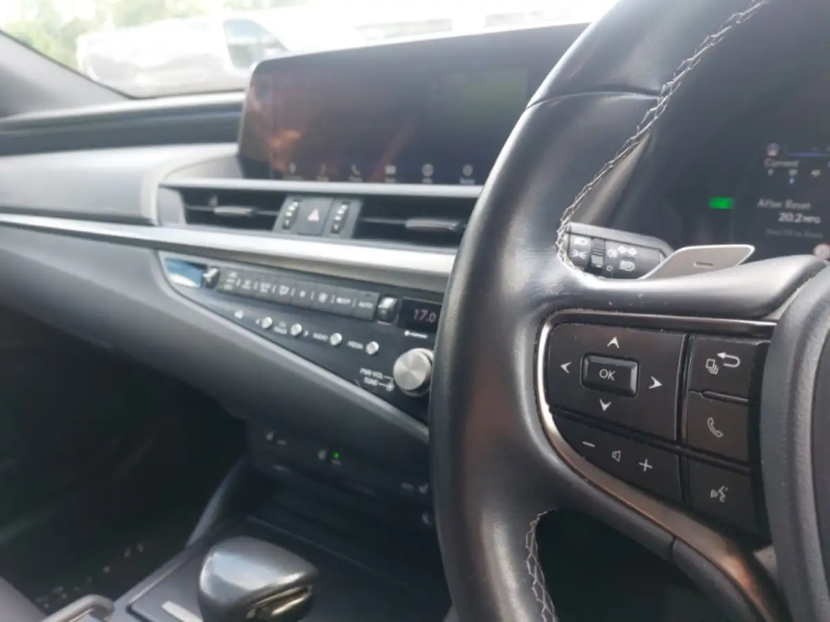 2021-lexus-es-300h-25-es-218bhp-without-navigation-big-18