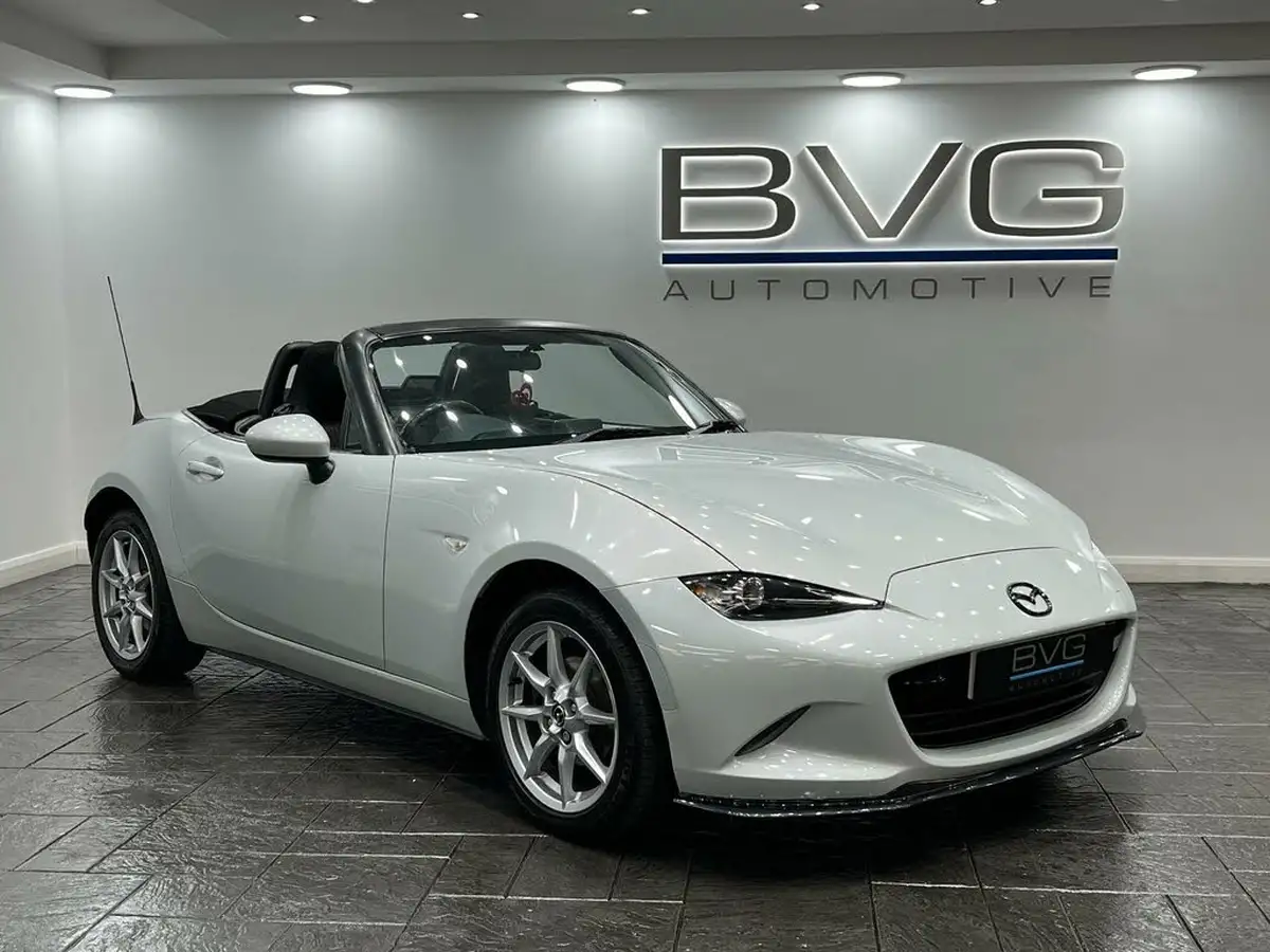 2015-mazda-mx-5-15-se-l-nav-big-3