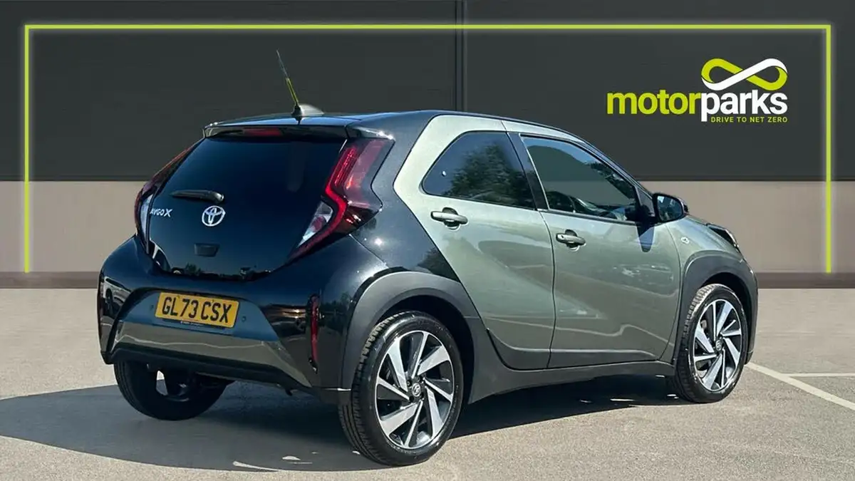 2024-toyota-aygo-x-10-vvt-i-edge-cvt-big-2