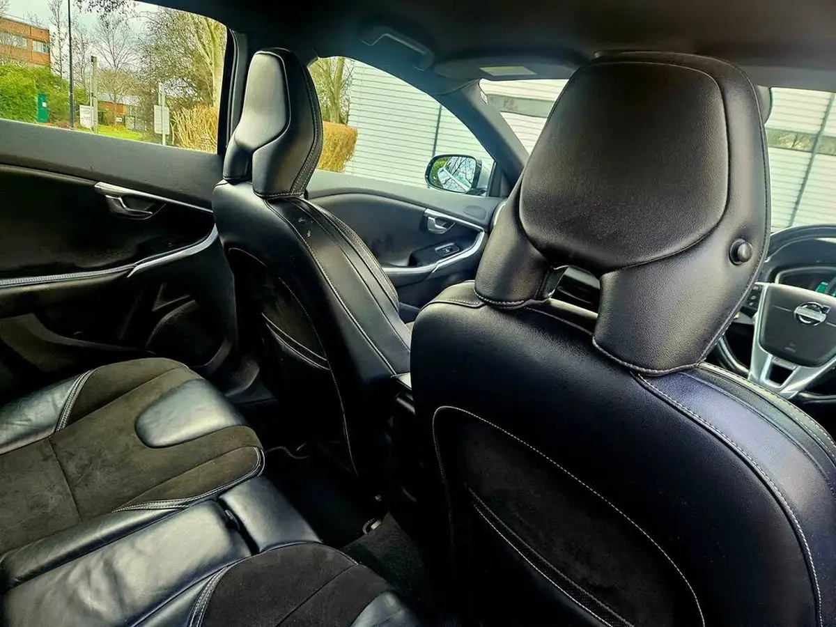 2013-volvo-v40-16td-d2-r-design-nav-powershift-big-23