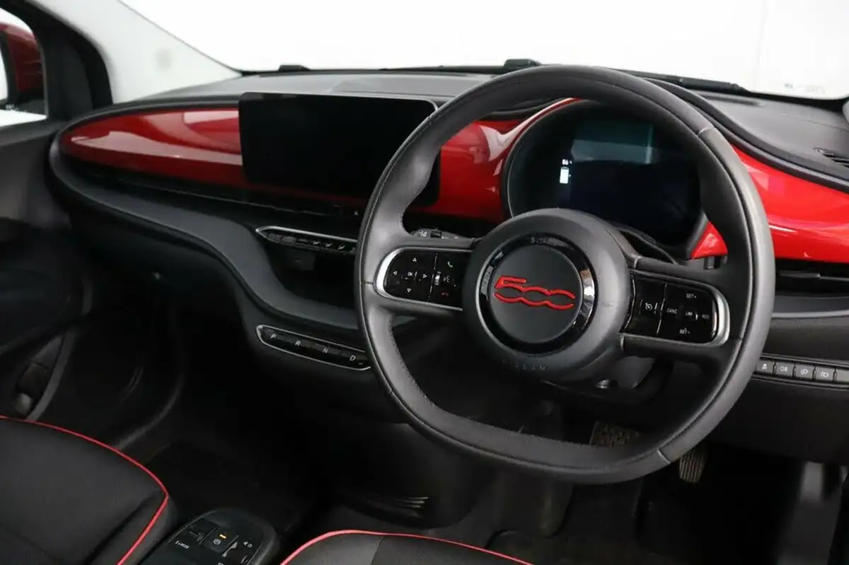 2022-fiat-500-e-red-117bhp-big-24