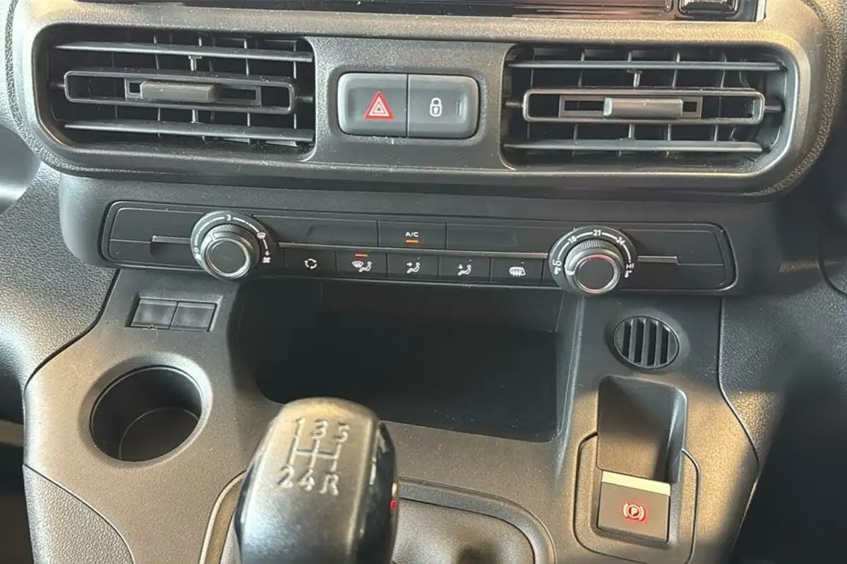 2021-citroen-berlingo-15bluehdi-1000-enterprise-100pseu6dt-e-ss-panel-big-29