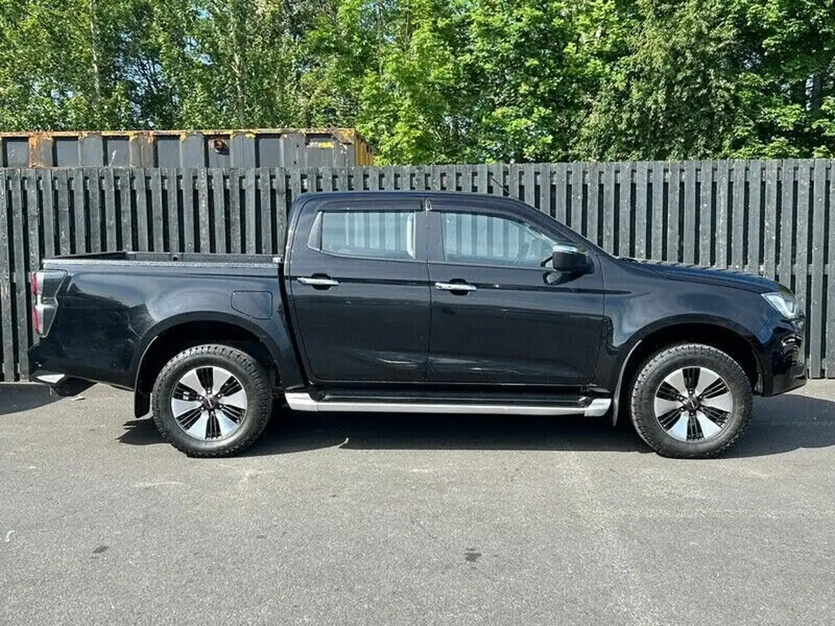 2022-isuzu-d-max-19td-dl40-pickup-big-4