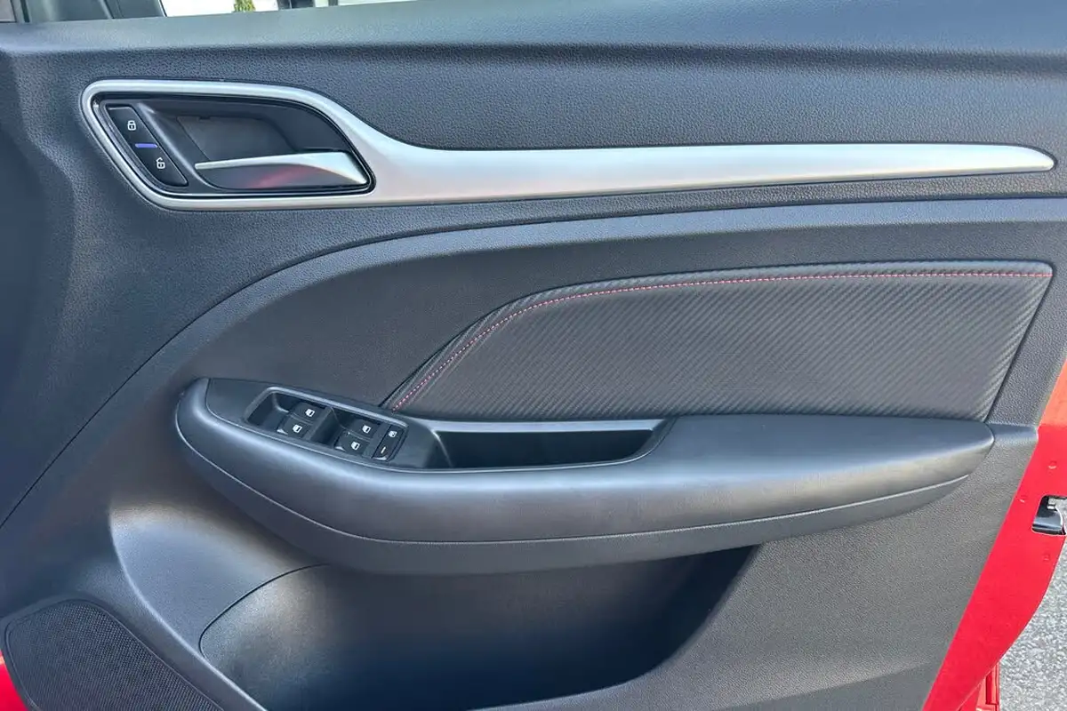 2023-mg-zs-suv-e-trophy-connect-ev-156ps-long-range-big-31