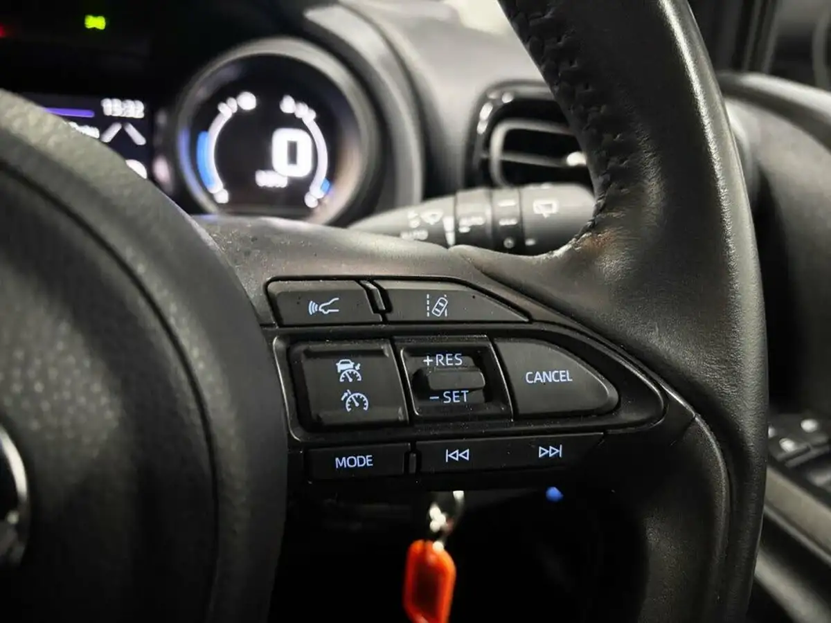2021-toyota-yaris-15-vvt-i-design-big-22