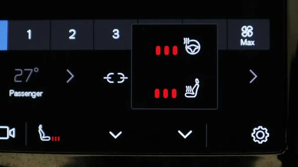 2024-volvo-xc60-20-t8-ultimate-dark-big-39