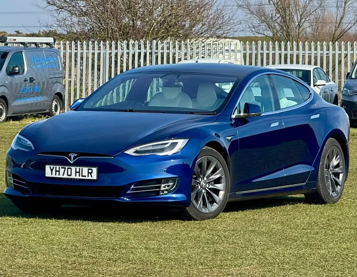 2020-tesla-model-s-e-long-range-big-10