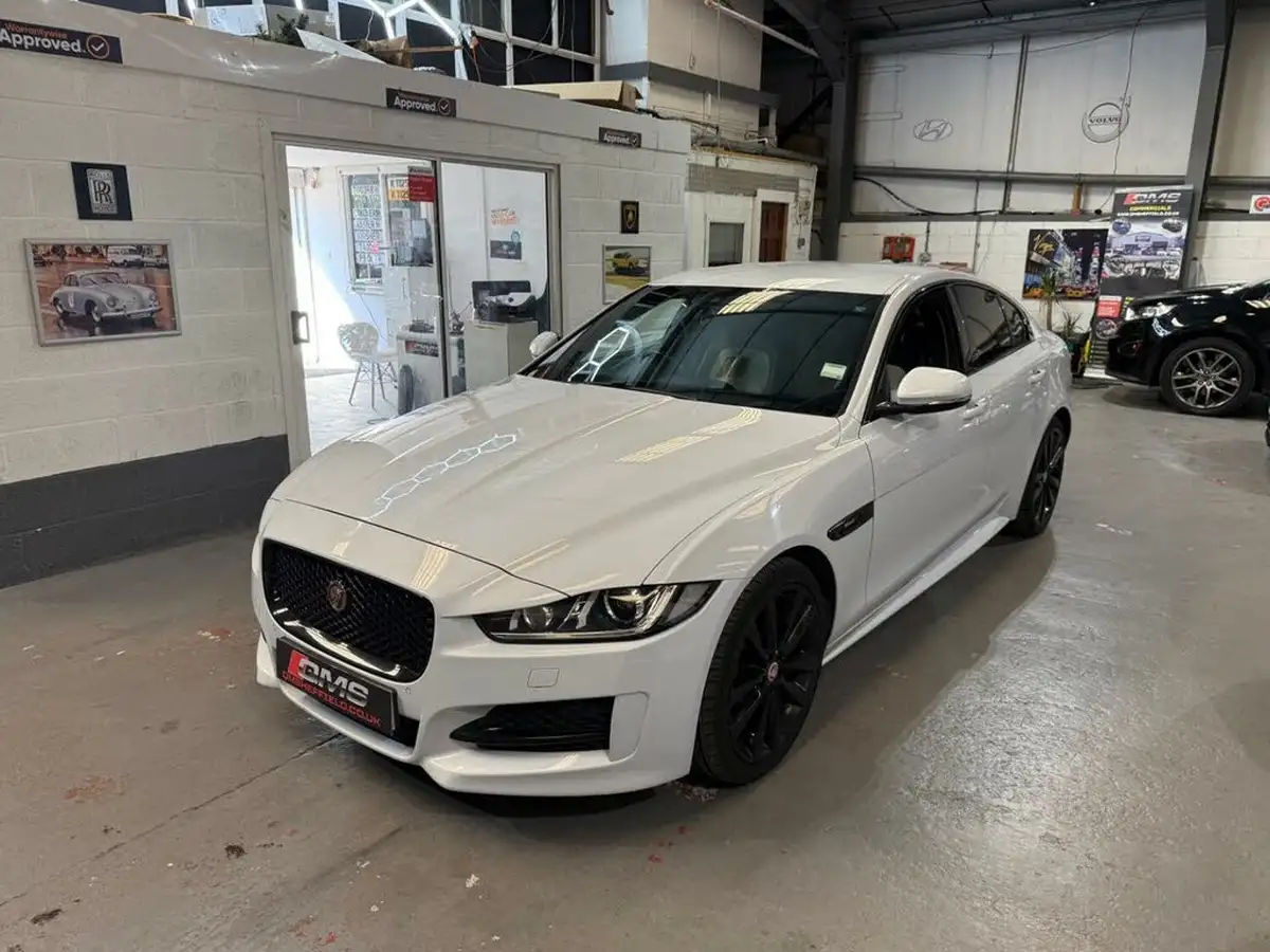 2016-jaguar-xe-20d-r-sport-180ps-auto-big-19