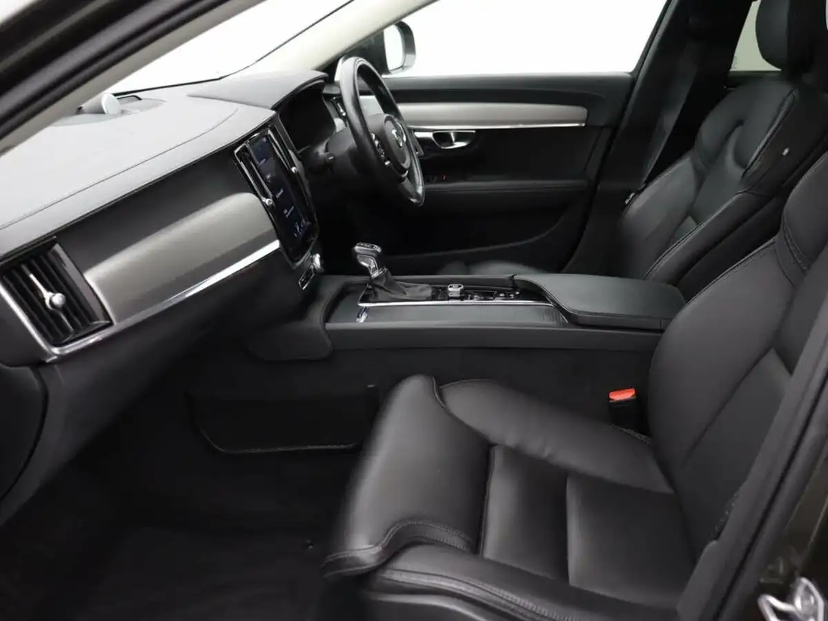 2018-volvo-v90-20td-d5-cross-country-pro-awd-big-12