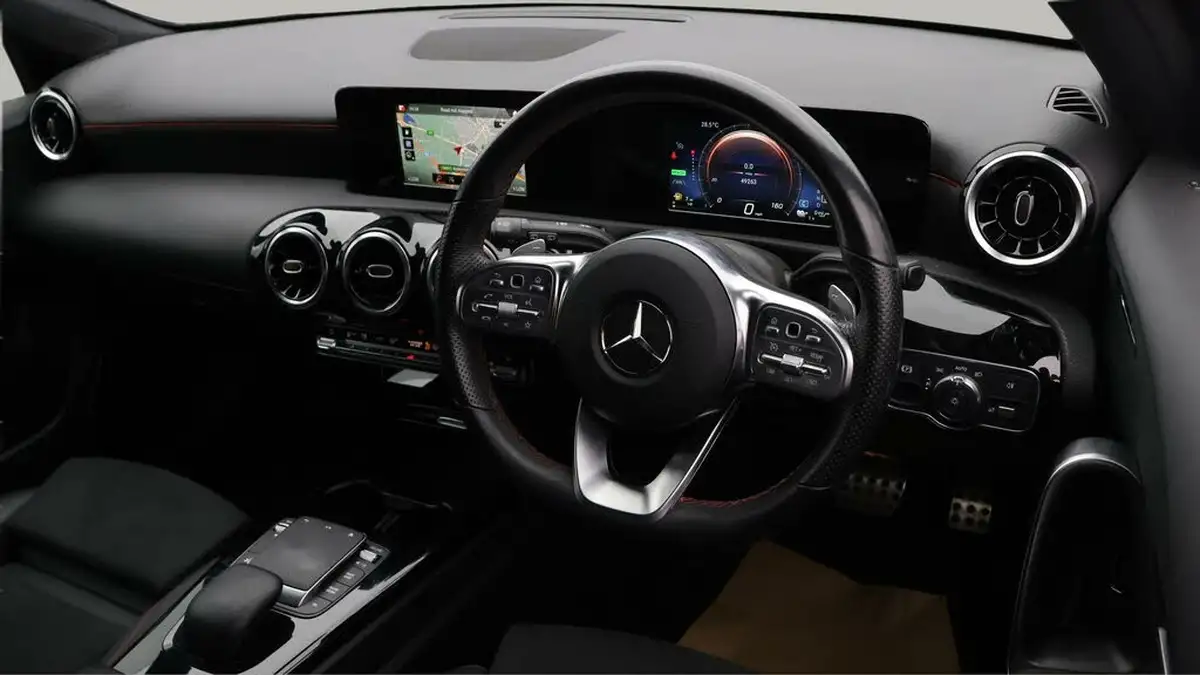 2021-mercedes-benz-a-class-13-a250e-amg-line-hatchback-5d-big-8