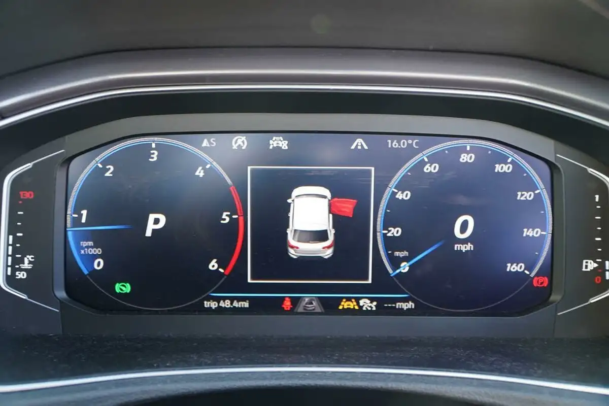 2020-volkswagen-t-roc-20tdi-r-line-dsg-big-52