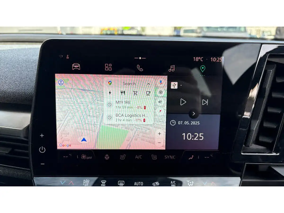 2023-renault-megane-e-tech-e-techno-big-11