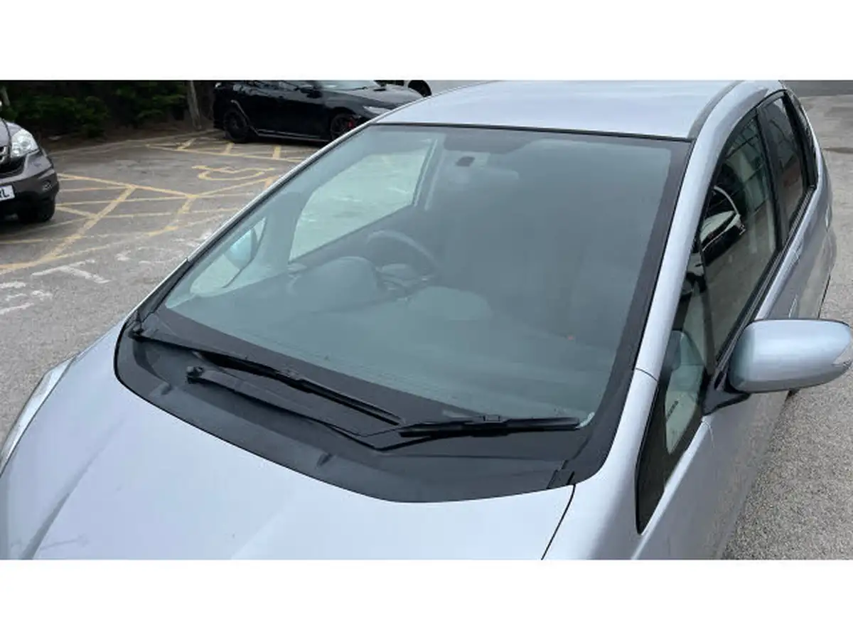 2013-honda-jazz-14-es-plus-cvt-big-16
